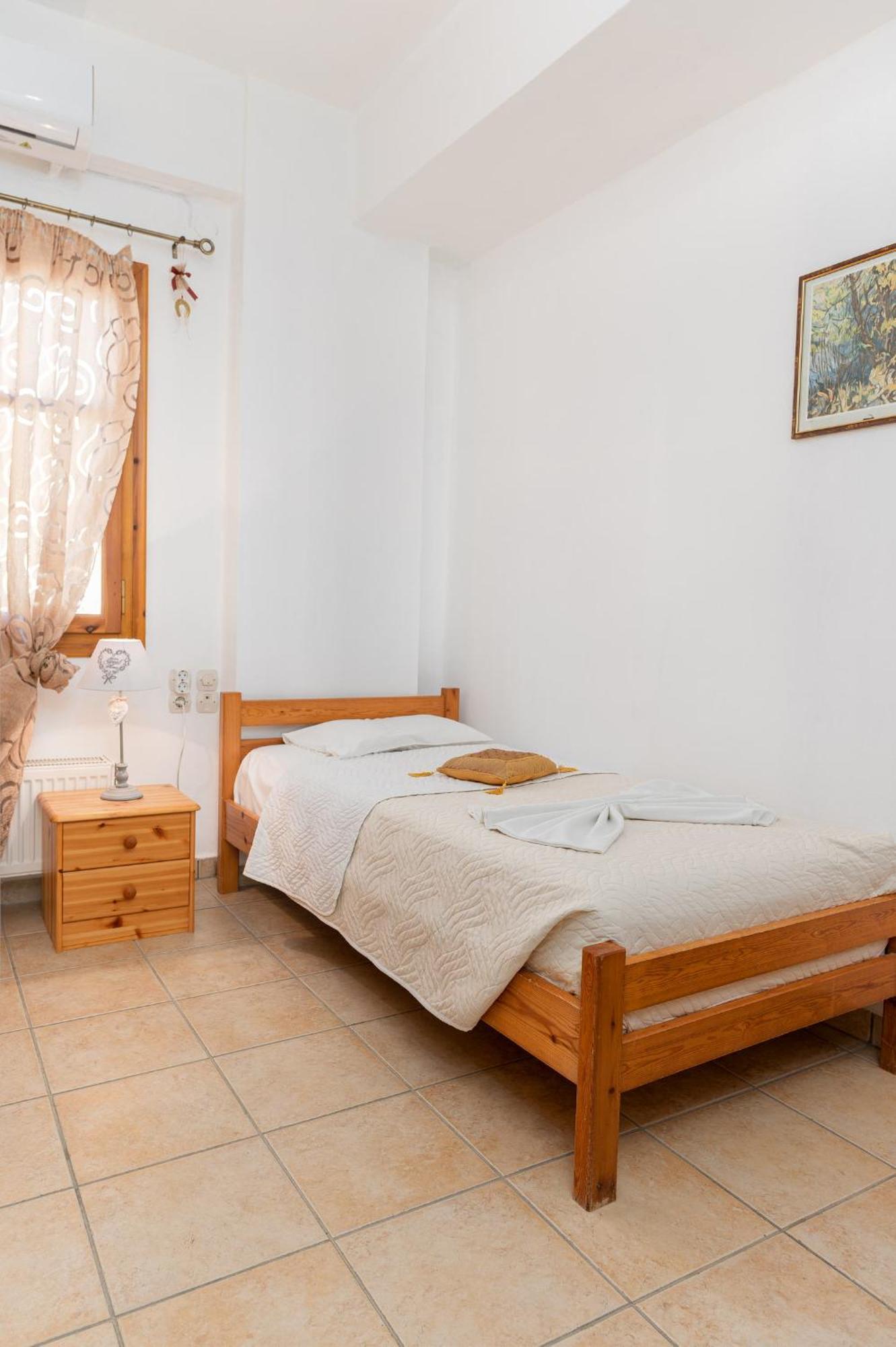 Villas Alexandros Kalamaki  Rum bild