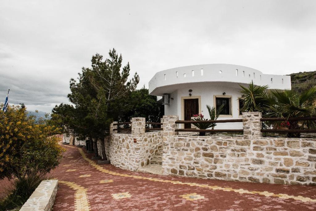 Villas Alexandros Kalamaki  Exteriör bild